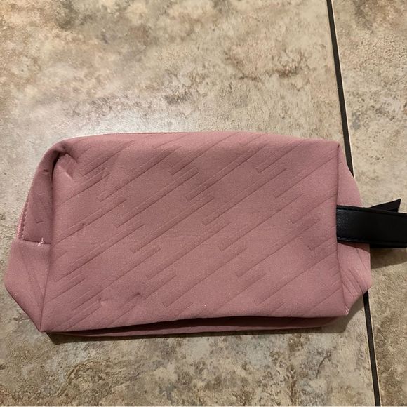 NWOT Mauve Cosmetics Bag - Picture 1 of 3